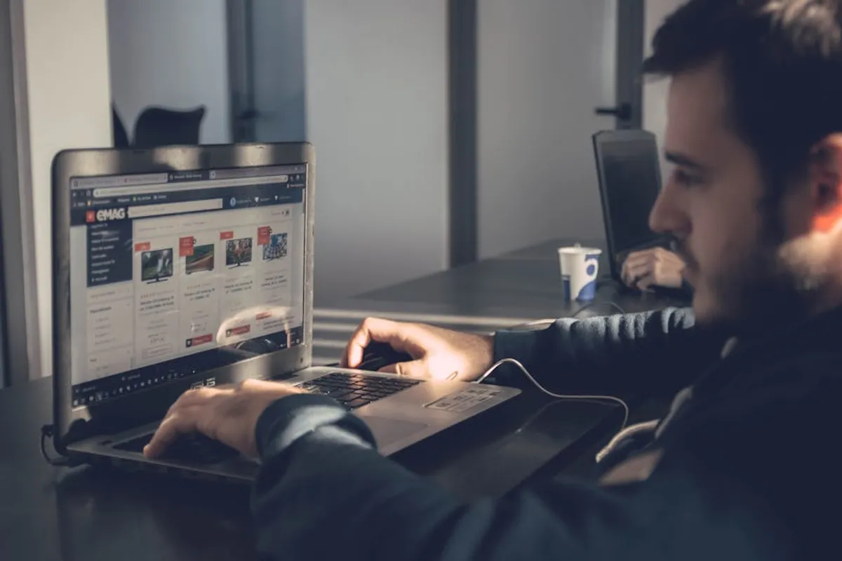 The Search Demand Behind mytecharm.com: A Practical Breakdown